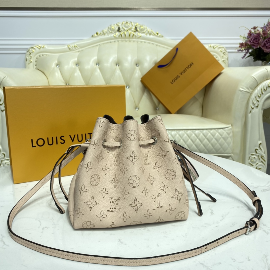 Louis Vuitton BELLA Mahina Leather Handbag M58792 Coquille